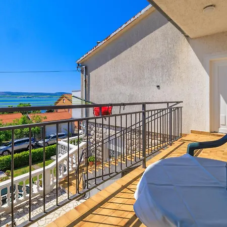 Nena Apartment *